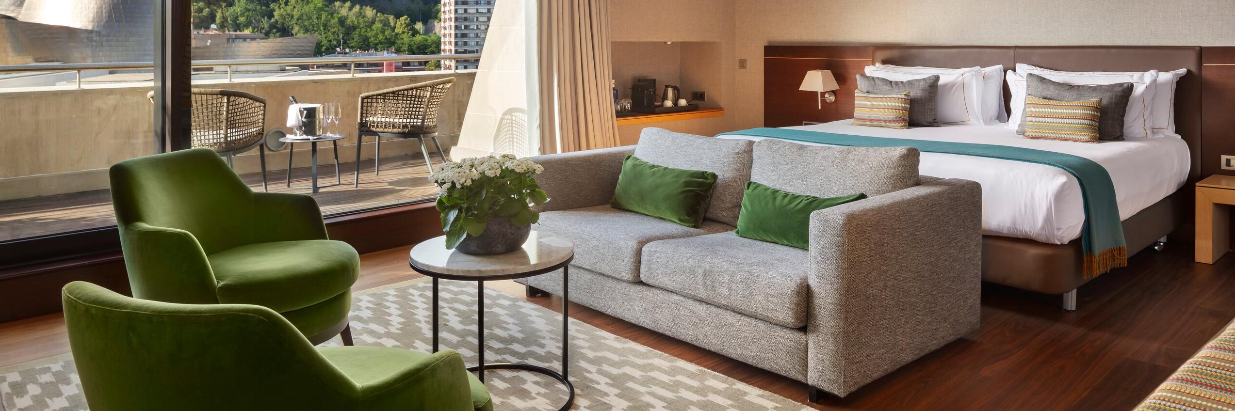 The Artist Grand Hotel of Art Guest Room with a View