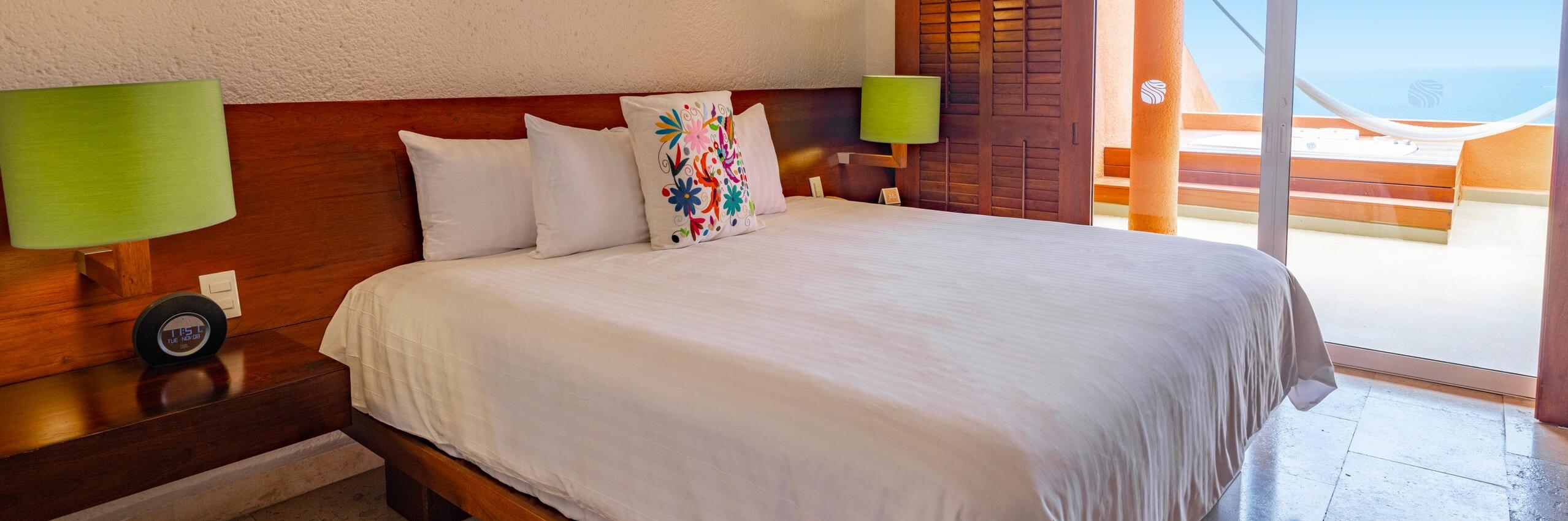 Las Brisas Ixtapa | Junior Suite Bedroom