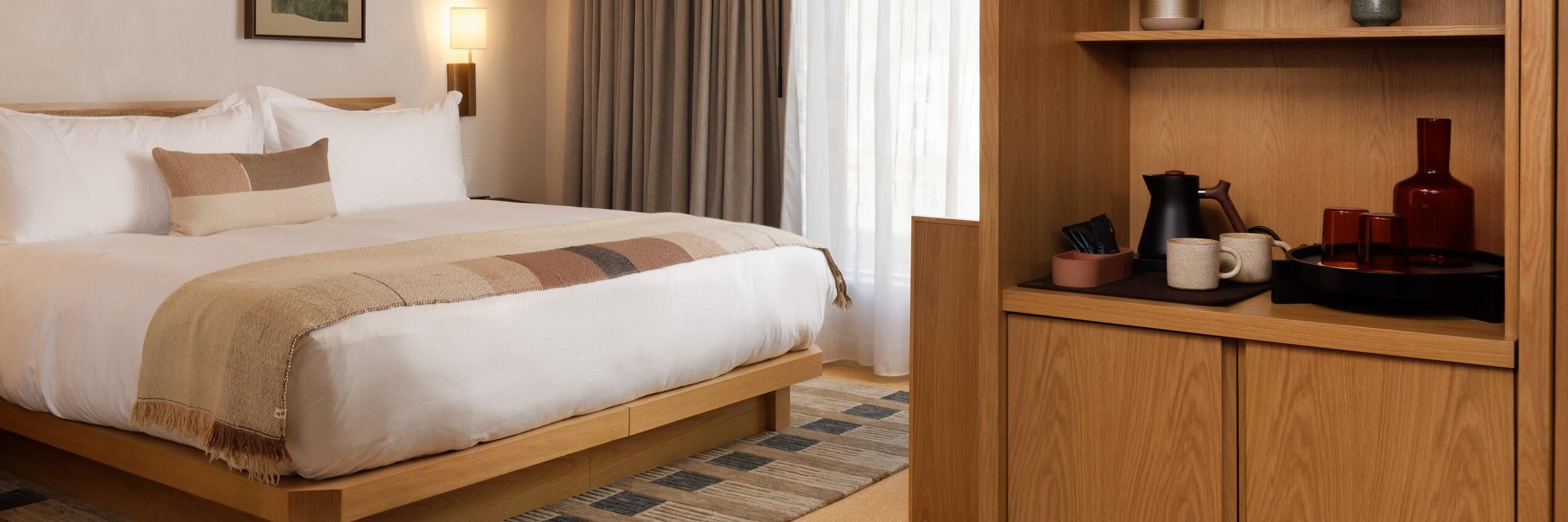 MOLLIE ASPEN Mollie Suite Bedroom