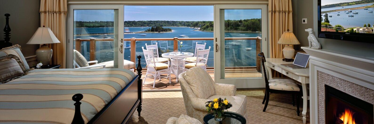 Wequassett Resort and Golf Club Guestroom with Fireplace and Terrace with Water View