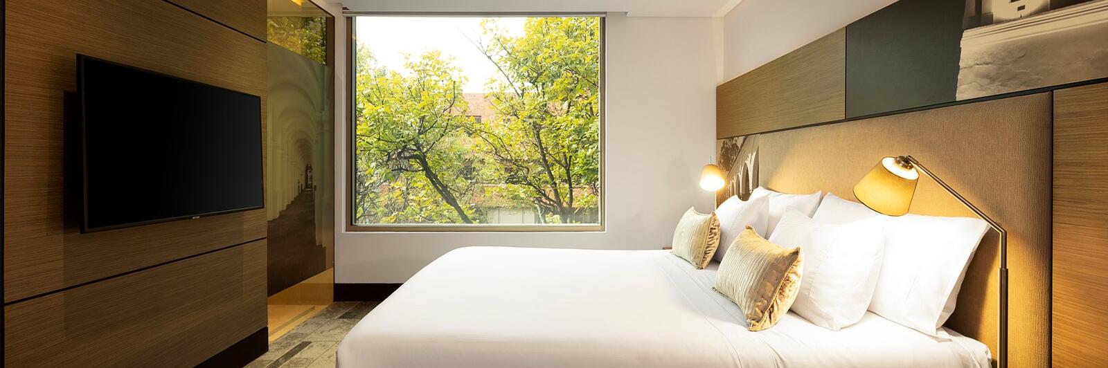EK Hotel Guest Accommodations