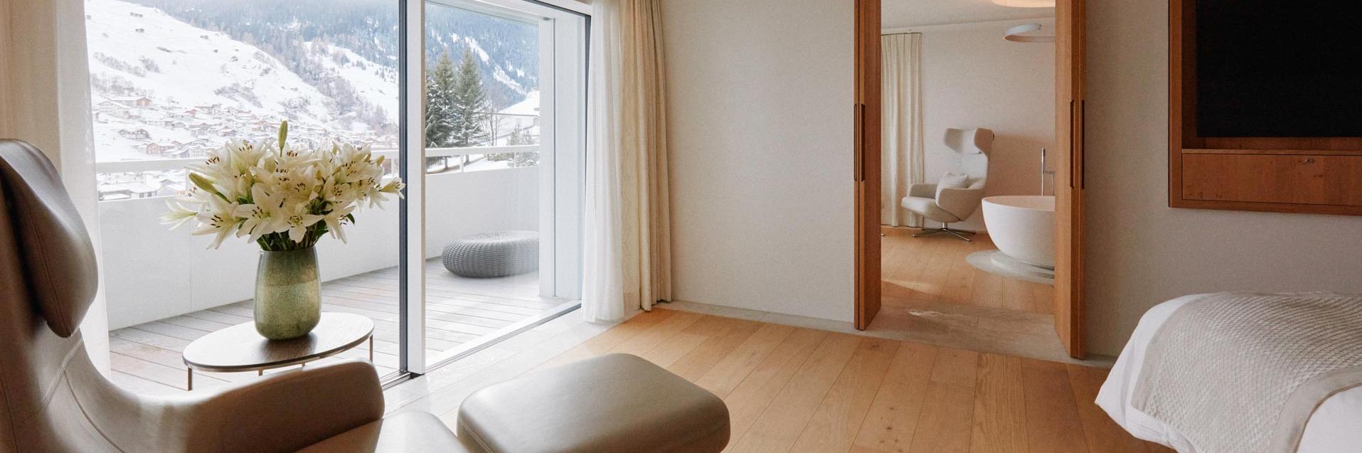 7132 Hotel Guest Suite