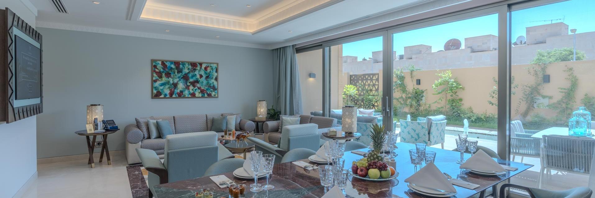 Vivienda DQ Indoor Outdoor Dining