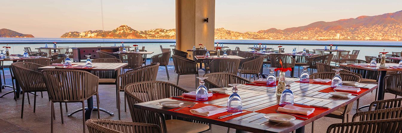 Las Brisas Acapulco dining