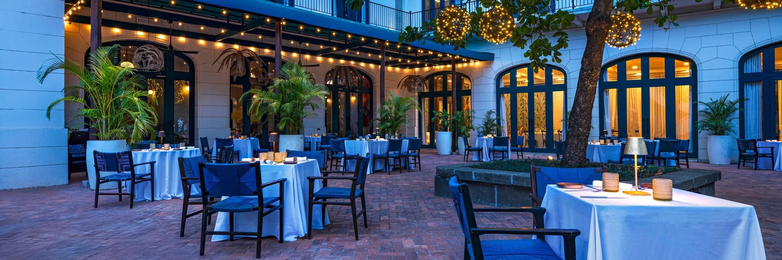 Santarena Hotel | Ponciana Restaurant Alfresco Dining