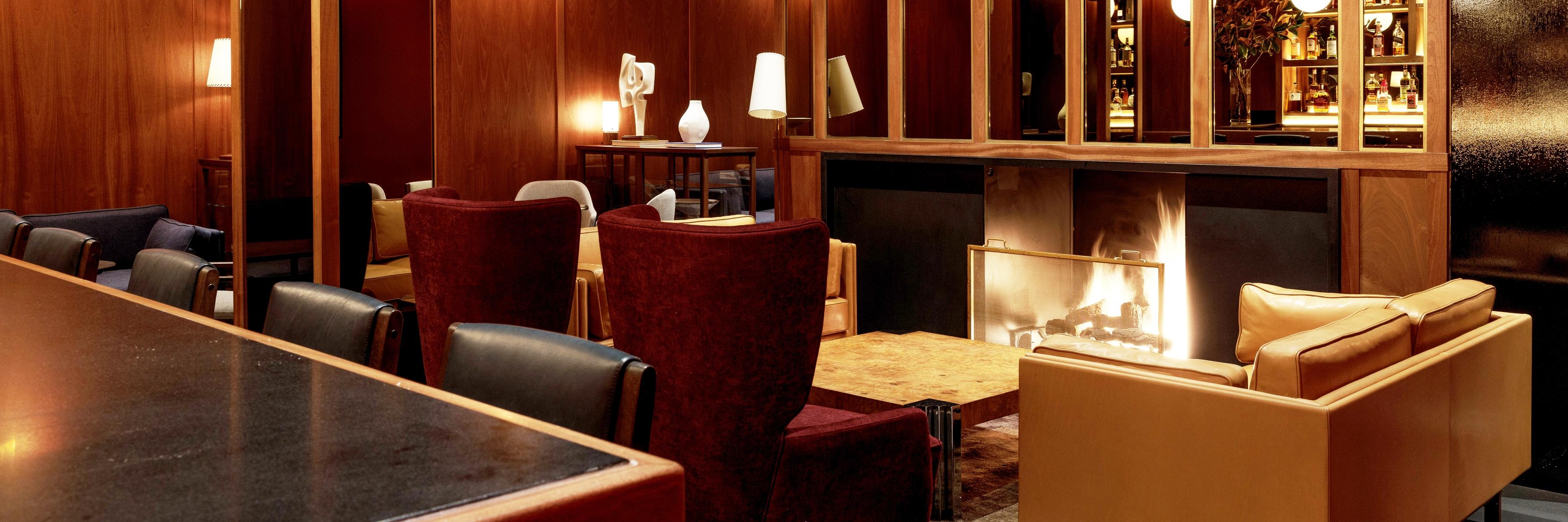 Smyth Tribeca Galerie Bar with Fireplace