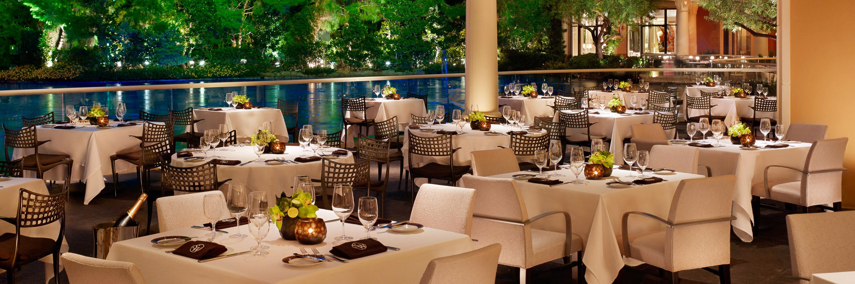 Dining waterside at the Wynn