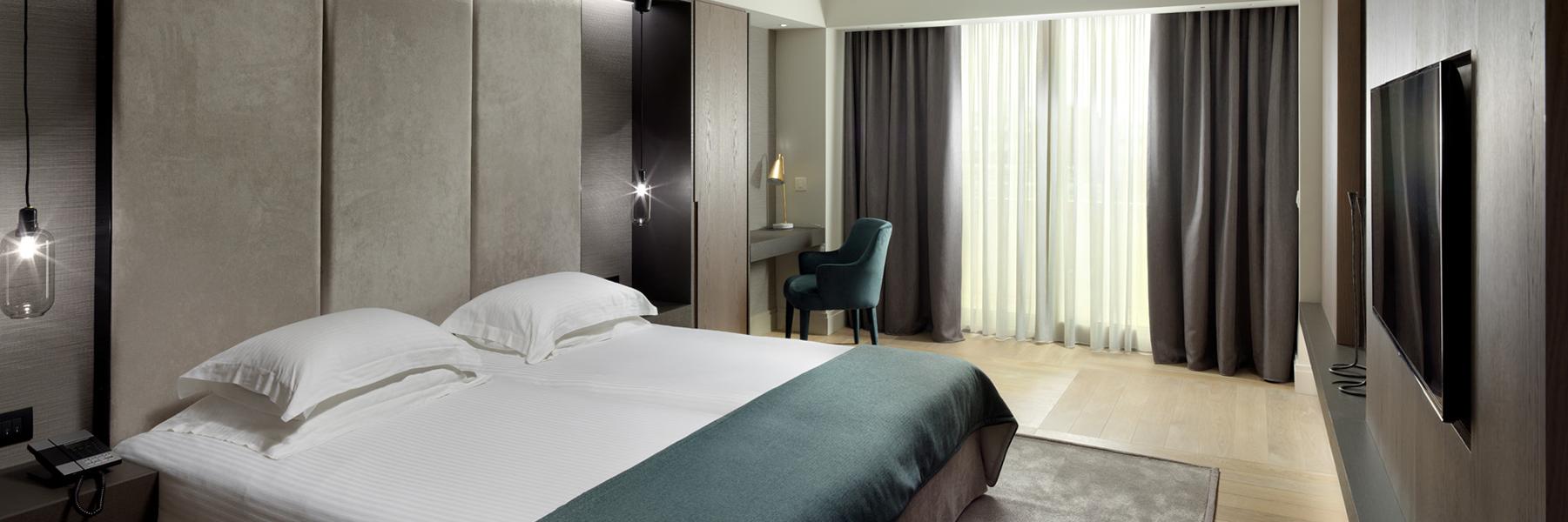 NJV Athens Plaza Guestroom