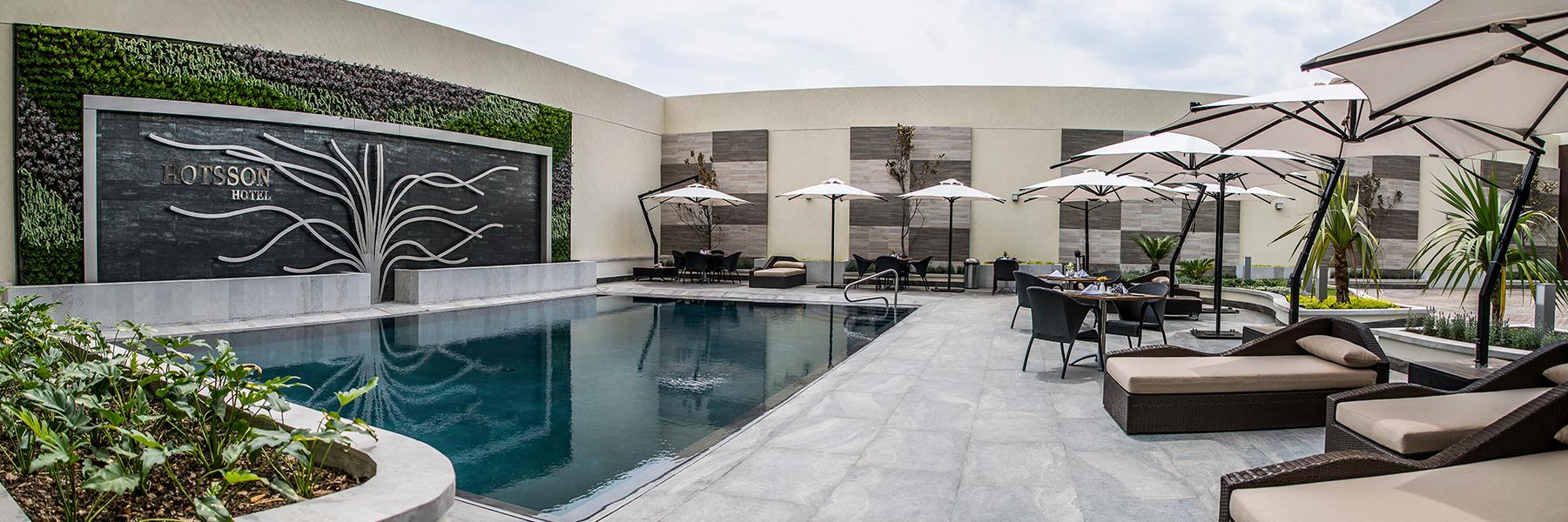 HS HOTSSON Hotel Irapuato pool