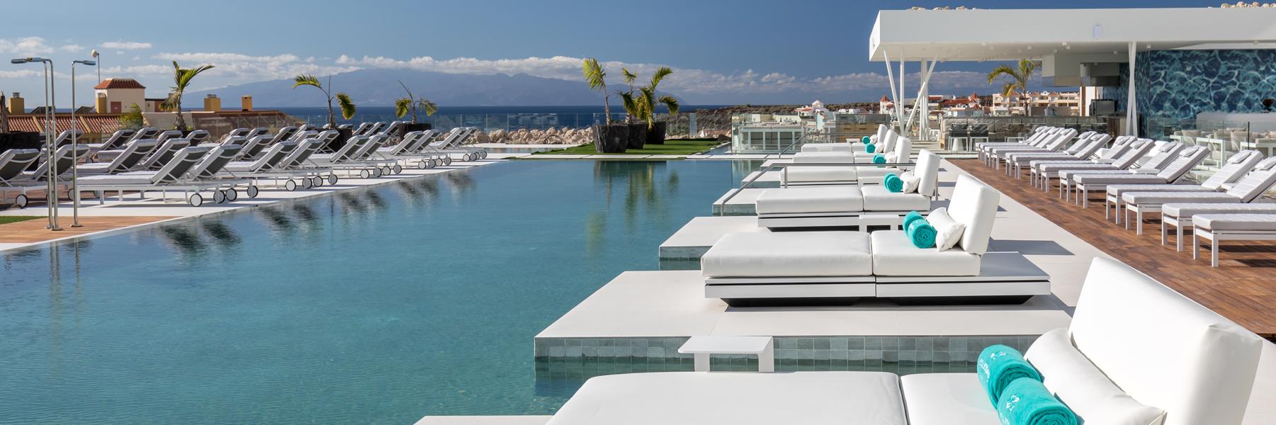Royal Hideaway Corales Suites pool
