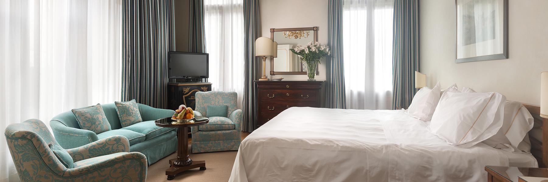 Hotel Villa Cipriani Guestroom