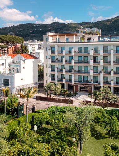 Ara Maris and gardens