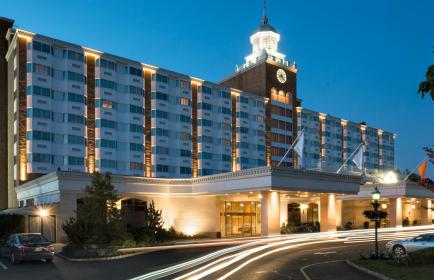 The Garden City Hotel Exterior